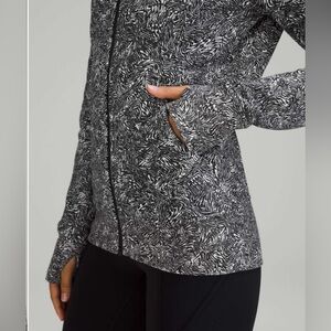 Lululemon Women's Scuba Full Zip Hoodie Offbeat Alpine White Black W4BQDS Size 2